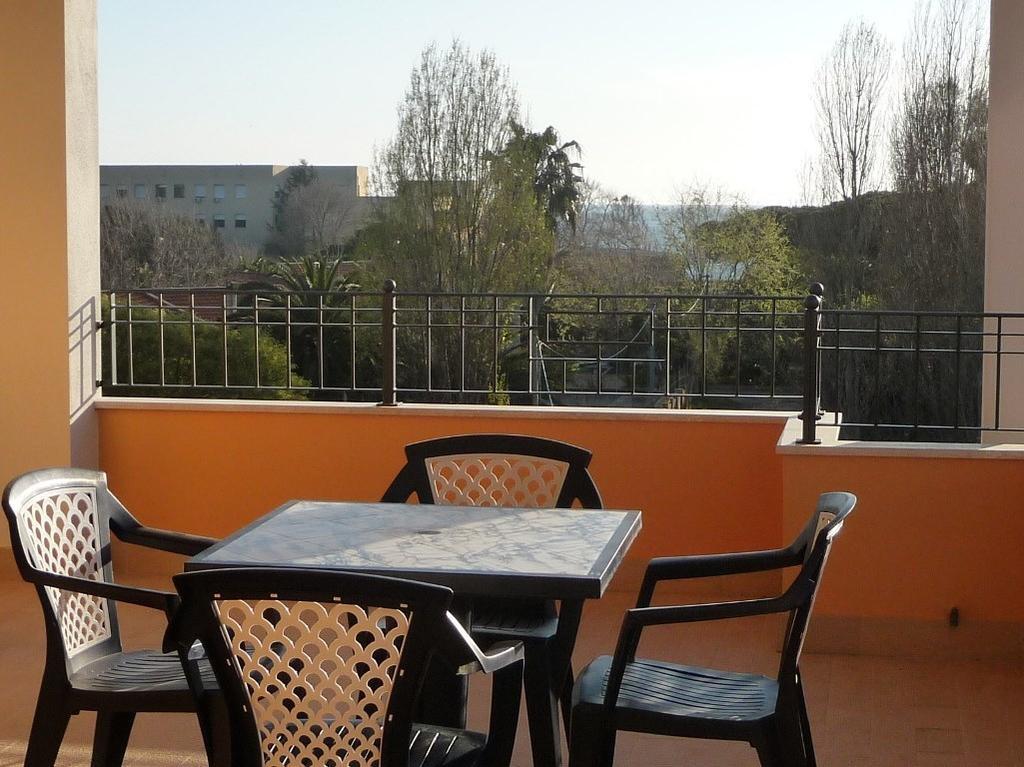 Regina Apartments ألغيرو الغرفة الصورة