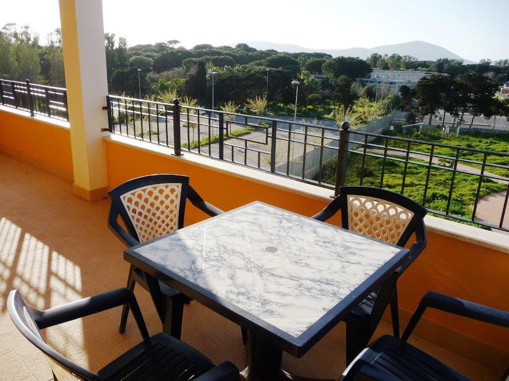 Regina Apartments ألغيرو الغرفة الصورة